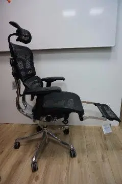 Ergohuman Plus Legrest, <br />
стоит в шоу-руме