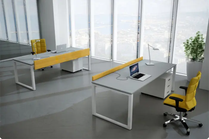 Современные офисные столы на металлических опорах
