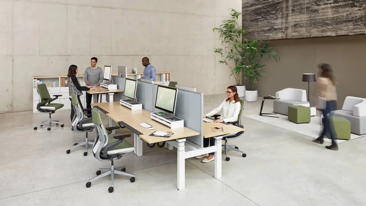 Стол в офисе — функция или часть имиджа и дизайна?