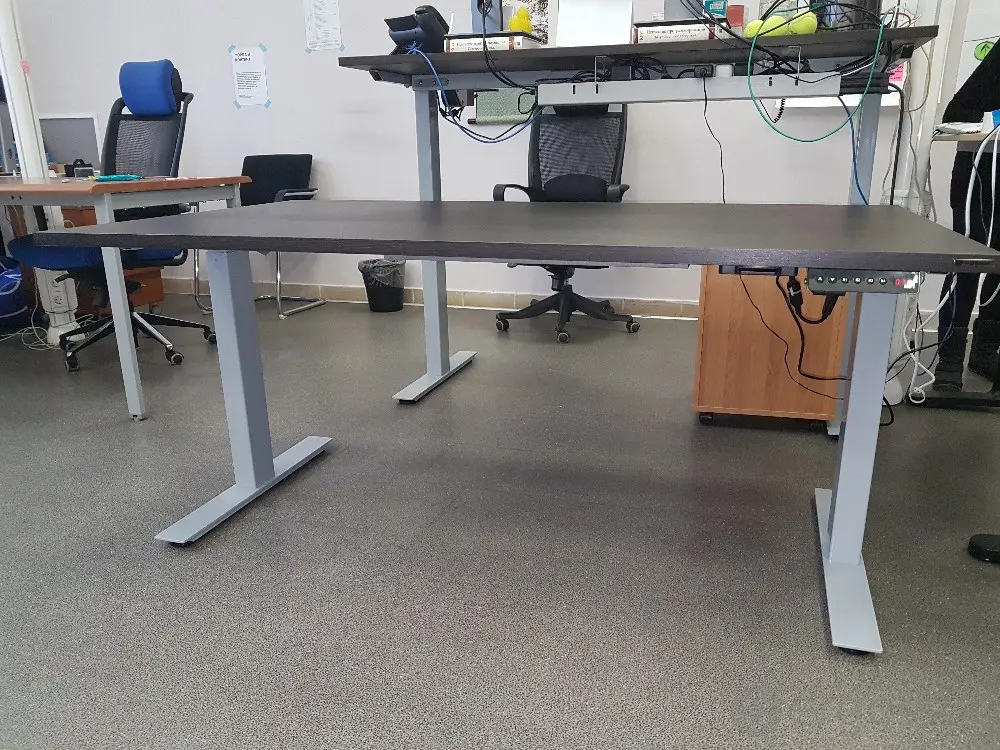 Каким требованиям соответствуют современные столы для офиса
