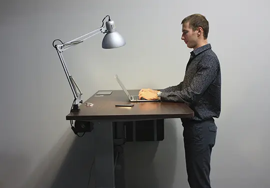 Компьютерный стол для работы стоя 3.jpg