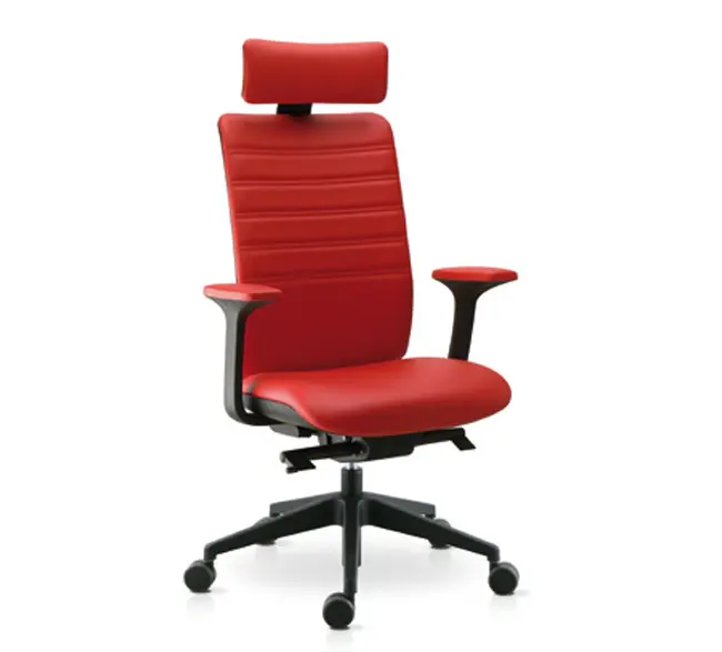 Офисный кожаный стул 4.jpg