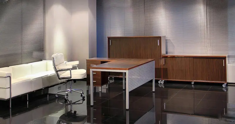 Недорогие столы и стулья для офиса 3.jpg