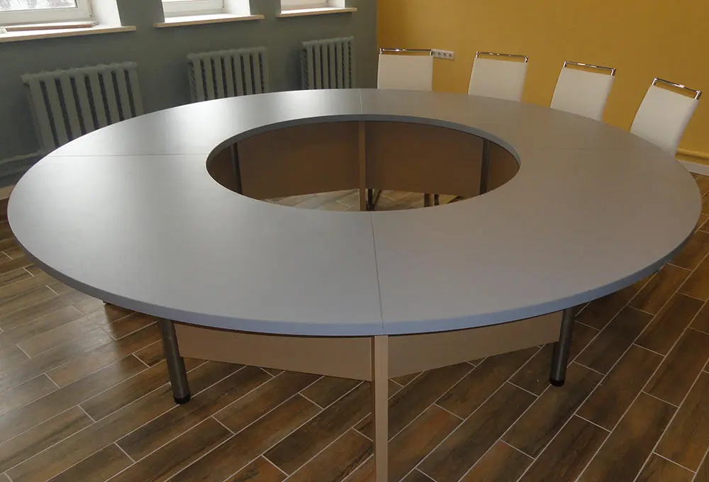 Круглый стол для переговоров 2.JPG