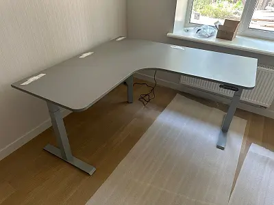 Стол Ergostol Delta 2.0
Столешница эргономичная 170*180 см, Серый асфальт U732, ЛДСП 25 мм / Delta 2.0 (IS30L), Рама регулируемая Delta 2.0 (IS30L), Серебристый