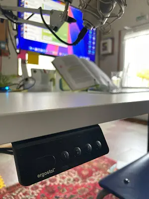 Стол Ergostol Start 2.0  
Столешница прямоугольная 120*70 см, Белый шагрень W1000, ЛДСП 25 мм / Start A3S, Рама регулируемая Start 2.0 (A3S), Черный