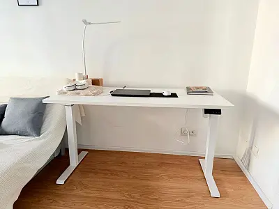 Стол Ergostol Start 2.0  
Столешница прямоугольная 138*68 см, Белый шагрень W1000, ЛДСП 25 мм / Start A3S, Рама регулируемая Start 2.0 (A3S), Белый