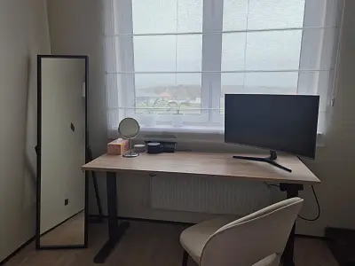 Стол Ergostol Start 2.0  
Столешница прямоугольная 160*60 см, Дуб бардолино натуральный H1145, ЛДСП 25 мм / Start A3S, Рама регулируемая Start 2.0 (A3S), Черный