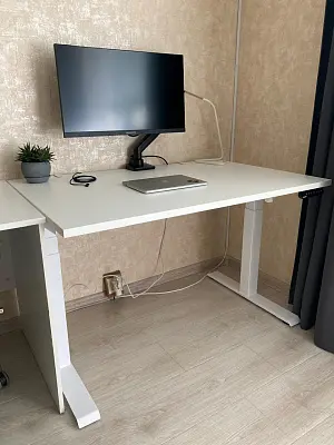 Стол Ergostol Terra 2.0
Столешница прямоугольная 120*80 см, Белый шагрень W1000, ЛДСП 25 мм / Terra 2.0 (IS30), Рама регулируемая Terra 2.0 (IS30), Белый