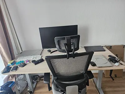 Стол Ergostol Handle
Столешница прямоугольная 4R=70мм 180*80 см, Акация лэйкленд светлая H1277, ЛДСП 25 мм / Handle (S3), Рама регулируемая Handle (S3), Серебристый