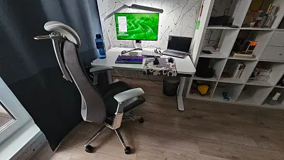 Стол Ergostol Terra R 2.0
Столешница прямоугольная 4R=70мм 130*80 см, Белый шагрень W1000, ЛДСП 25 мм / Terra R 2.0 (IC30), Рама регулируемая Terra R 2.0 (IС30), Белый