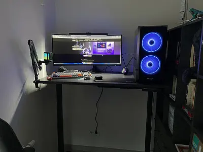 Стол Ergostol Optima 3.0
(Столешница прямоугольная 120*68 см, Черный графит U961, ЛДСП 25 мм / Optima 3.0 (AR20Z-SH02), Рама регулируемая Optima 3.0 (AR20Z-SH02), Черный