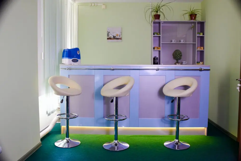 Высокие барные стулья 2.jpg Высокие барные стулья 2.jpg